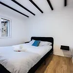 Triomphe 1-wifi-centreville-familiale- Prosconciergerie *