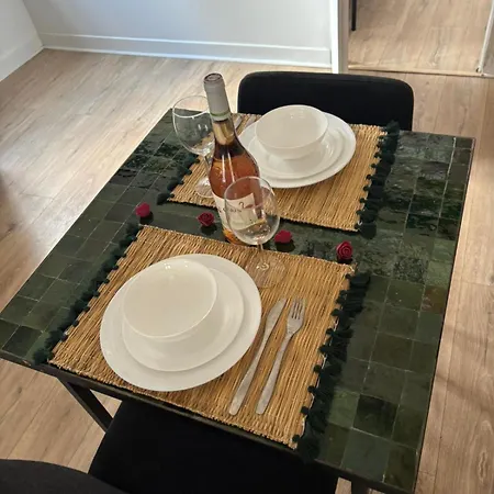 Apartment Triomphe 1-wifi-centreville-familiale- Prosconciergerie