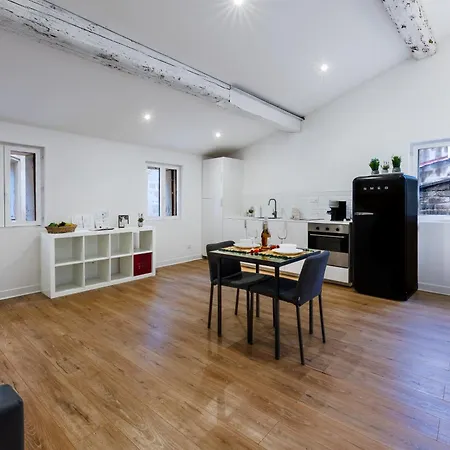 Apartment Triomphe 1-wifi-centreville-familiale- Prosconciergerie Montpellier
